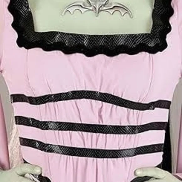 Elegant Lavender Gothic Dress - Picture 5 of 10